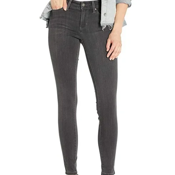 Liverpool Sienna Pull-on Silky Soft Denim Legging in Meteorite Wash